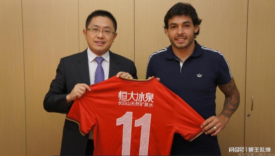 明明季后赛表现更优!为什么詹姆斯续约优先级低于里夫斯