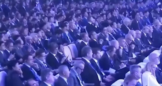 世界杯一战封神!18 岁小将完爆卡塞米罗!曼联 6000 万疯抢!